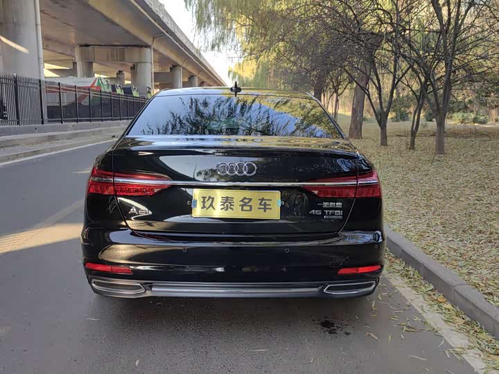 Фото 9 - Audi A6L