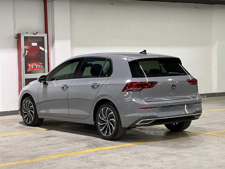 Фото 4 - Volkswagen Golf