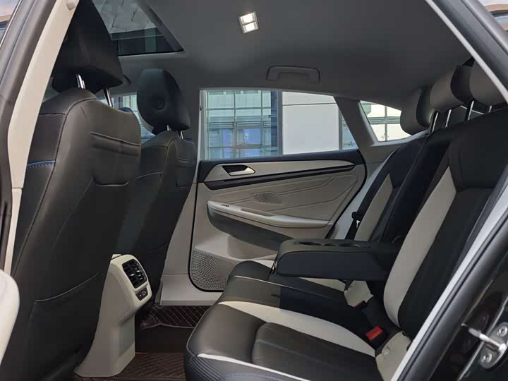 Фото 8 - Volkswagen Lamando L