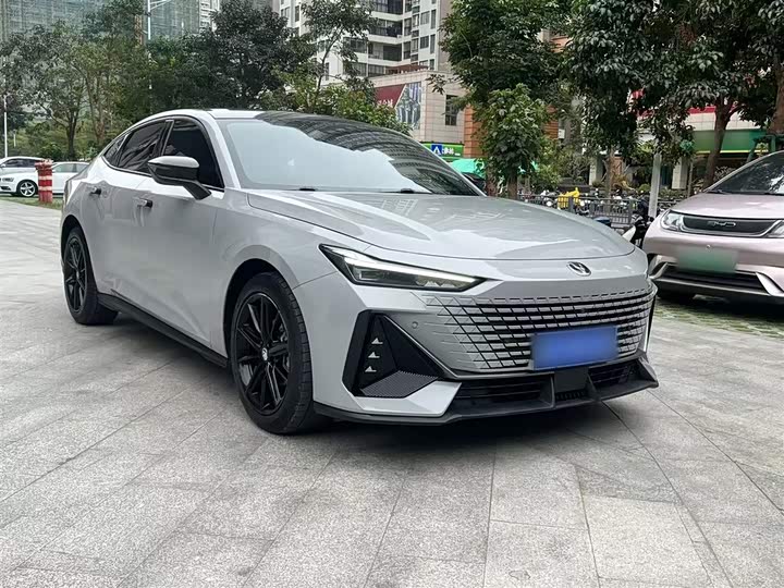 Фото 5 - Changan UNI-V