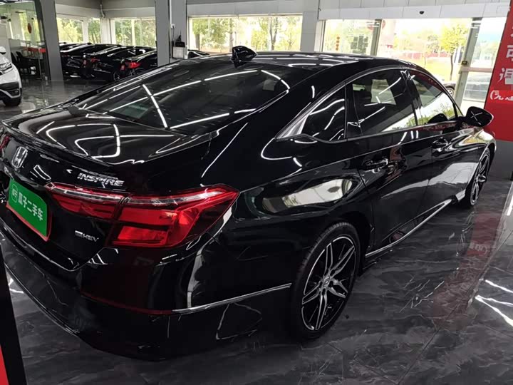 Фото 7 - Honda Inspire