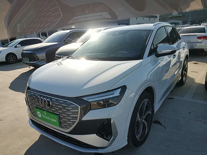 Фото 2 - Audi Q4 e-tron