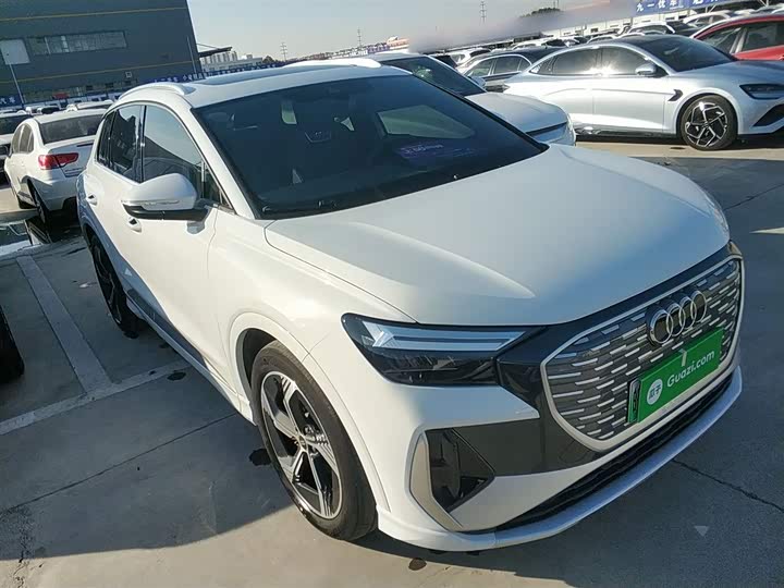 Фото 4 - Audi Q4 e-tron