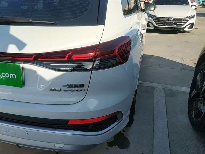 Фото 8 - Audi Q4 e-tron