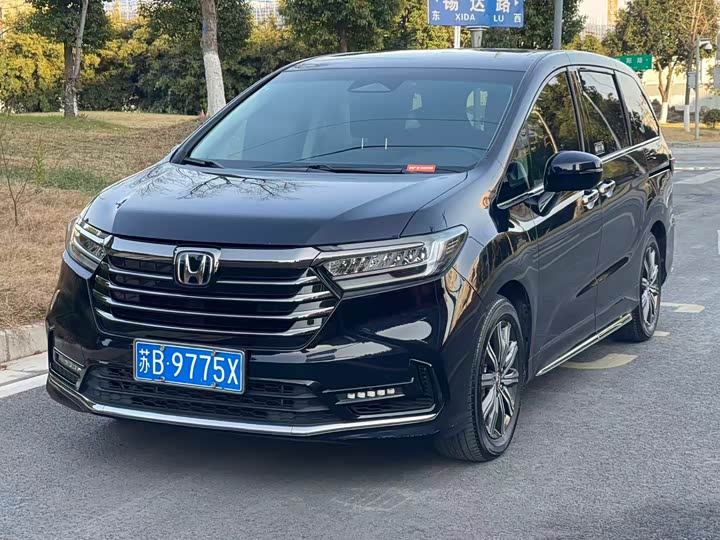 Фото 1 - Honda Odyssey