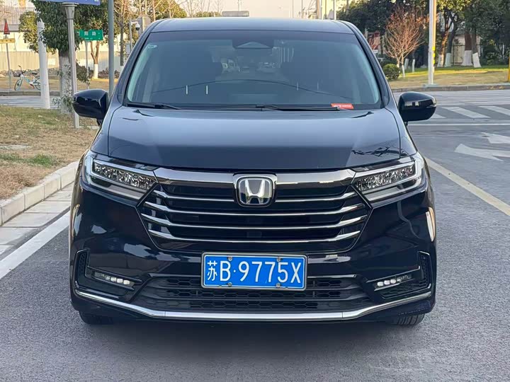 Фото 2 - Honda Odyssey