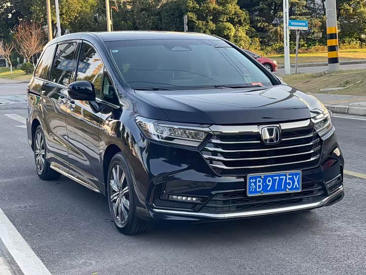 Фото 3 - Honda Odyssey