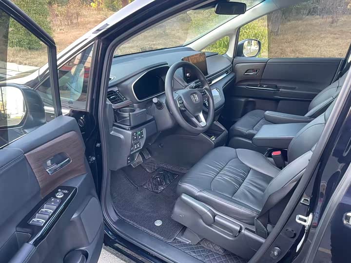 Фото 8 - Honda Odyssey