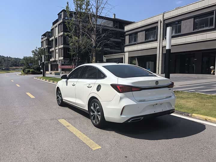 Фото 7 - Changan Eado Plus