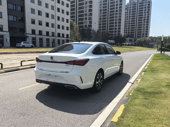 Фото 9 - Changan Eado Plus