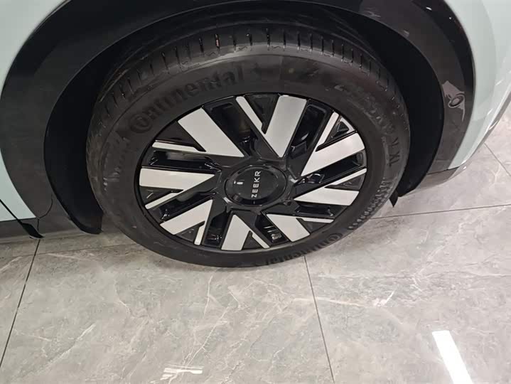 Фото 6 - Zeekr Mix