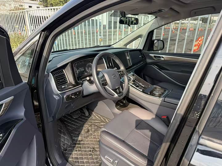 Фото 4 - GAC Trumpchi M8