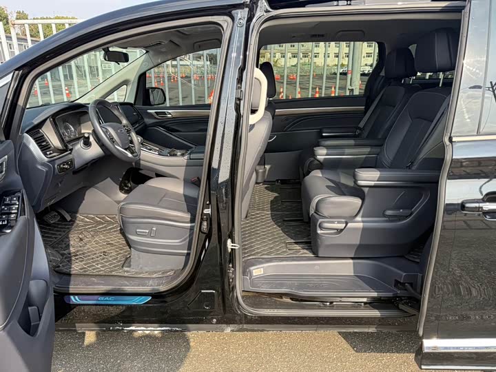 Фото 8 - GAC Trumpchi M8