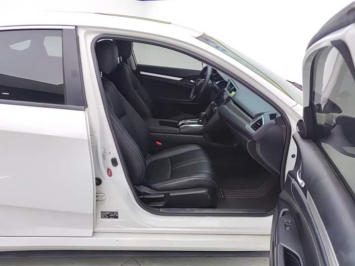 Фото 8 - Honda Civic