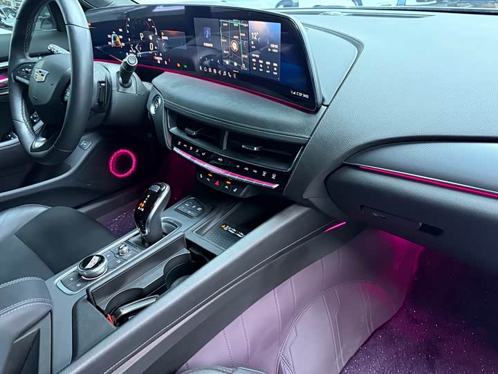 Фото 8 - Cadillac CT5