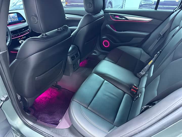 Фото 9 - Cadillac CT5