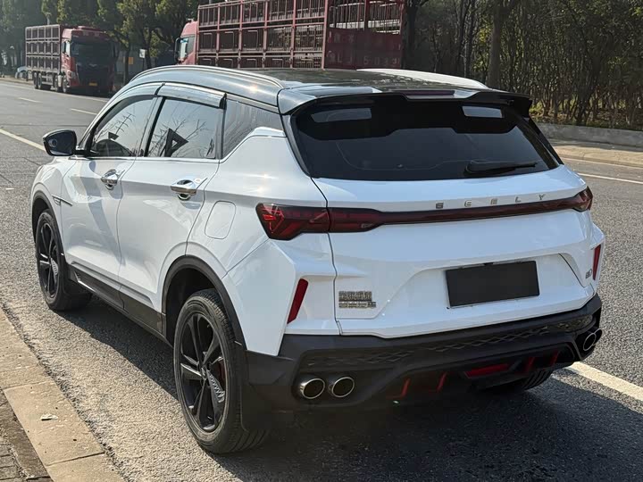 Фото 8 - Geely Coolray