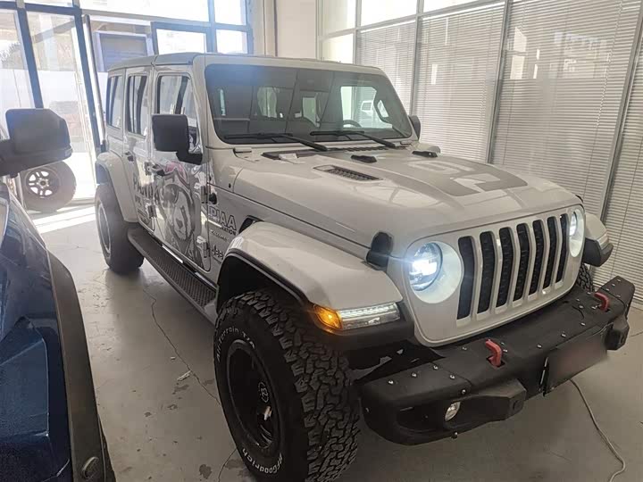 Фото 4 - Jeep Wrangler Hybrid