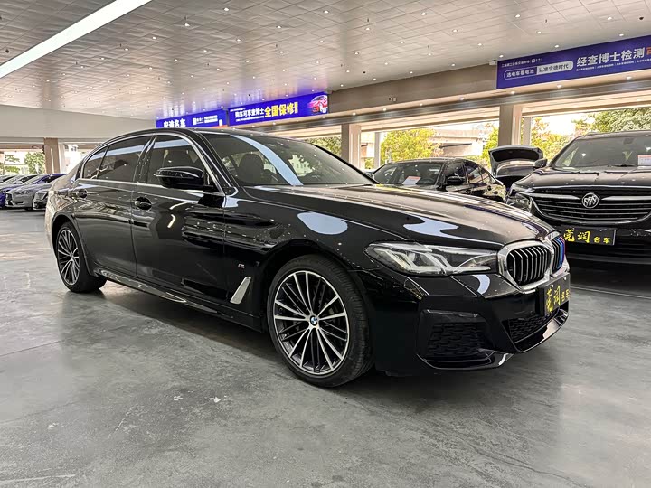 Фото 3 - BMW 5 Series