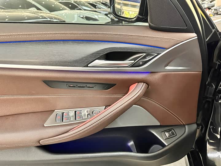 Фото 4 - BMW 5 Series