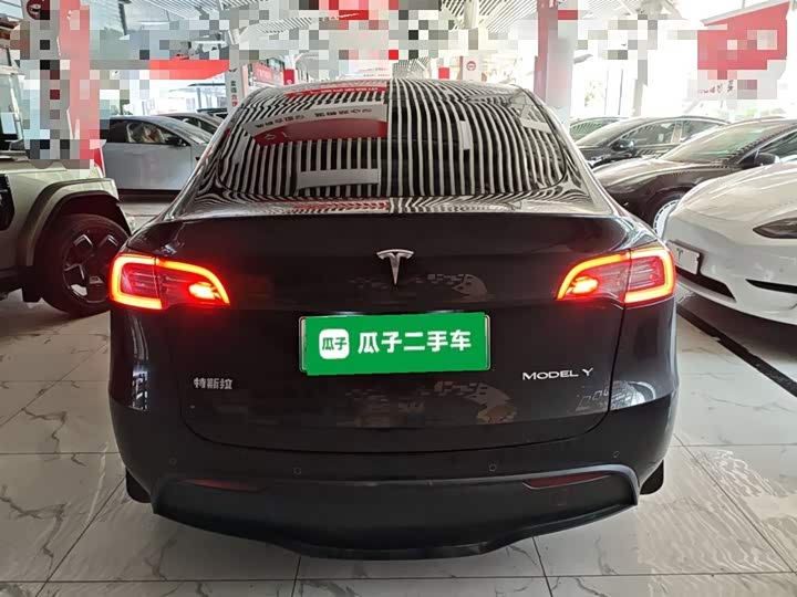 Фото 6 - Tesla Model Y