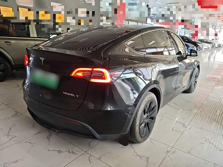 Фото 7 - Tesla Model Y
