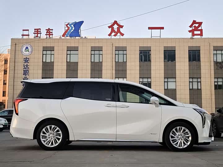 Фото 4 - Buick GL8 Century