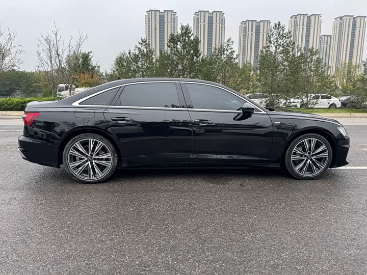 Фото 4 - Audi A6L