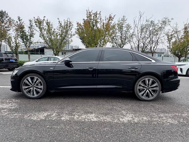 Фото 5 - Audi A6L