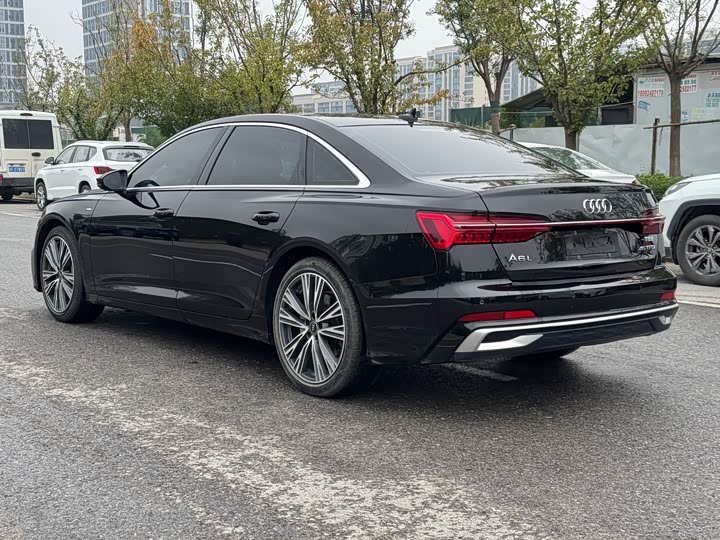 Фото 6 - Audi A6L