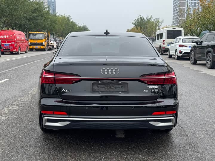 Фото 7 - Audi A6L