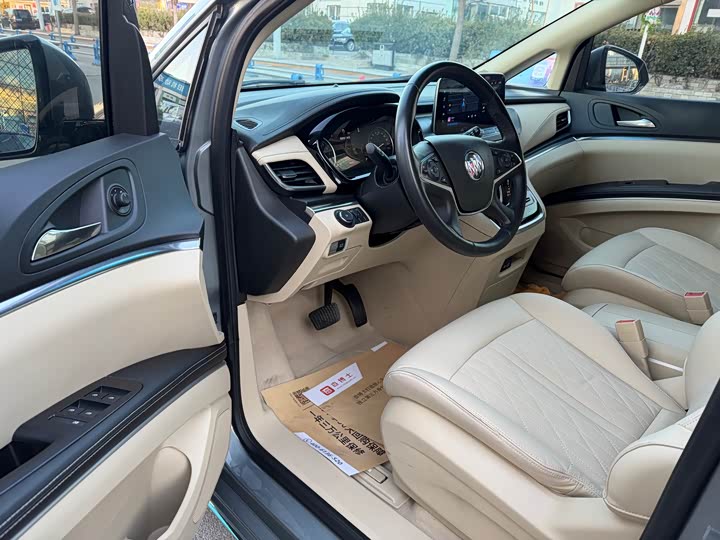 Фото 9 - Buick GL8 ES