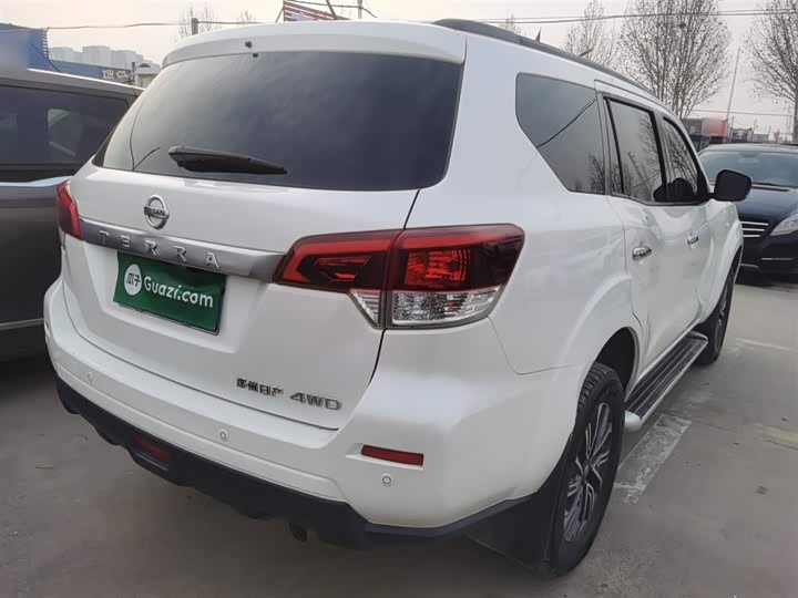 Фото 7 - Nissan Terra