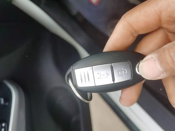 Фото 9 - Nissan Terra