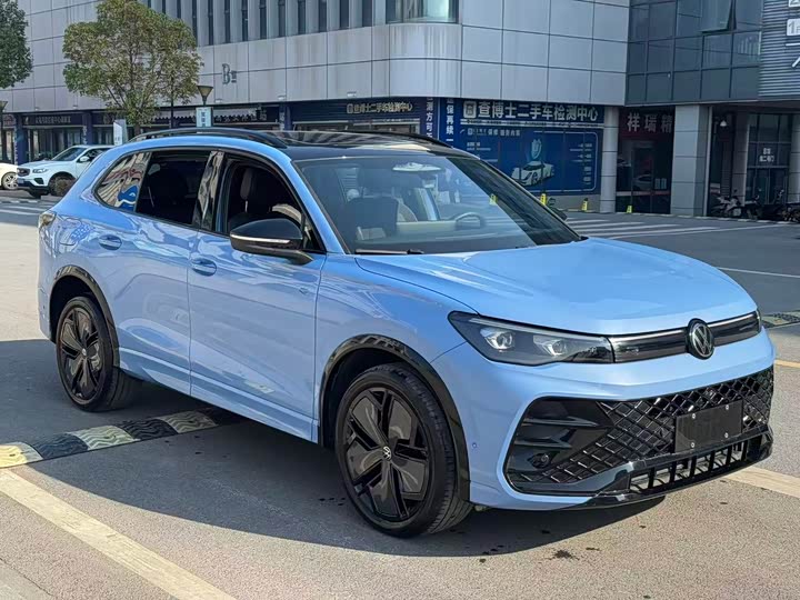 Фото 3 - Volkswagen Tiguan L Pro