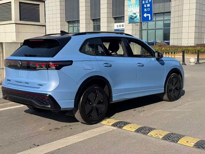 Фото 5 - Volkswagen Tiguan L Pro