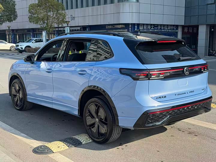 Фото 6 - Volkswagen Tiguan L Pro