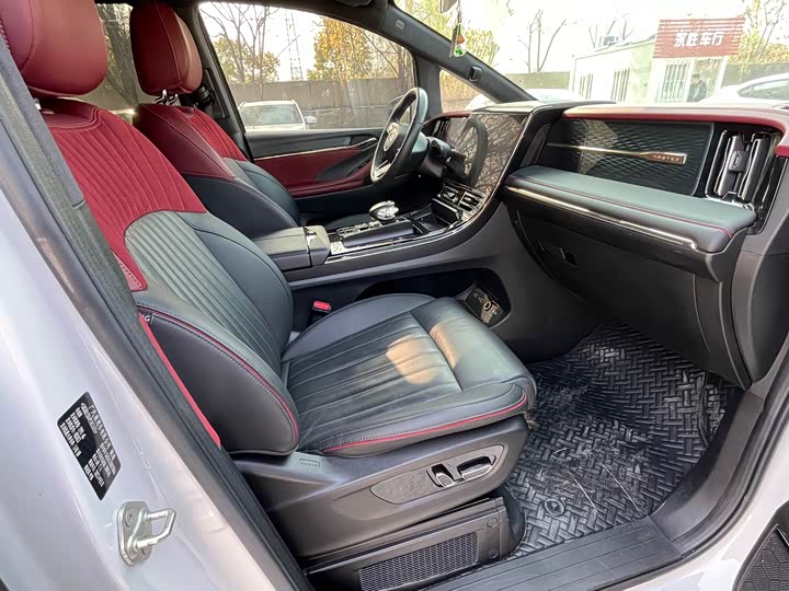 Фото 4 - GAC Trumpchi M8