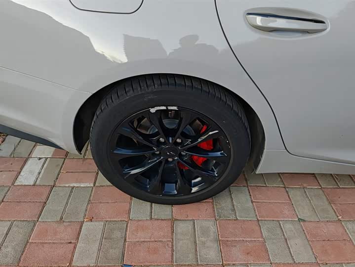 Фото 6 - Cadillac CT5