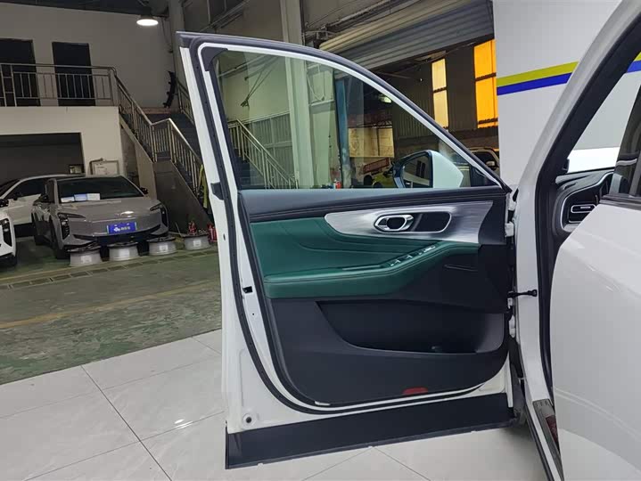 Фото 7 - GAC Trumpchi GS8