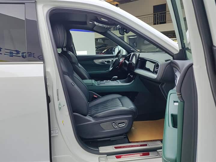 Фото 8 - GAC Trumpchi GS8