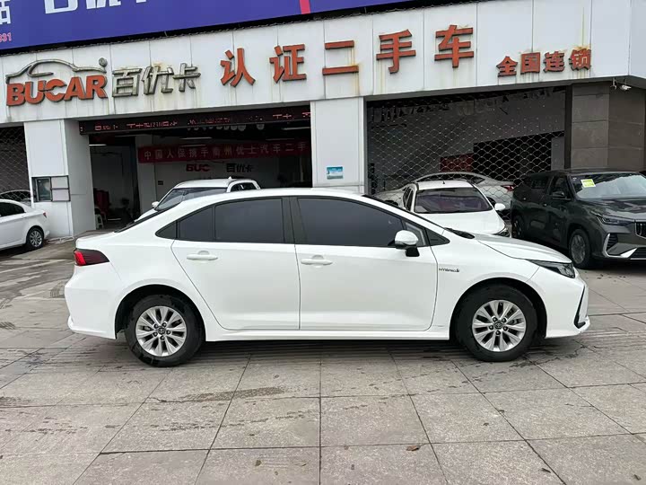 Фото 3 - Toyota Corolla