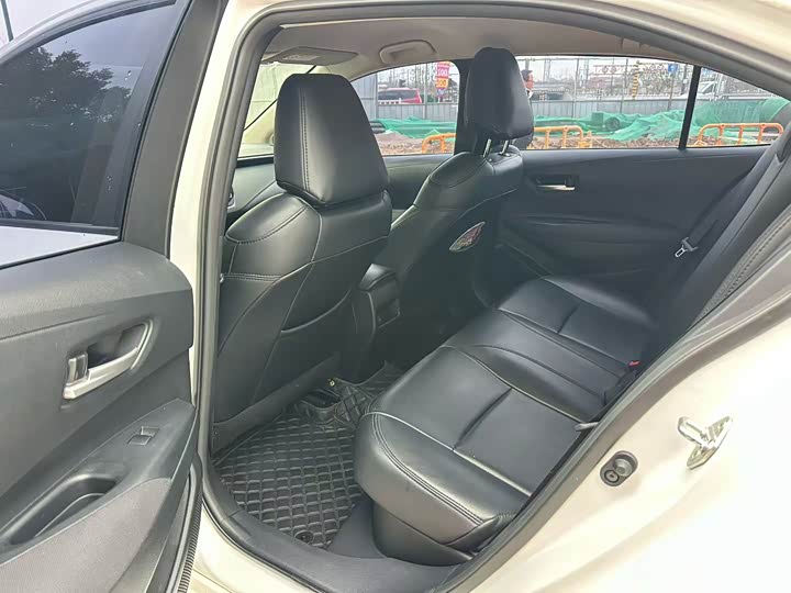 Фото 6 - Toyota Corolla