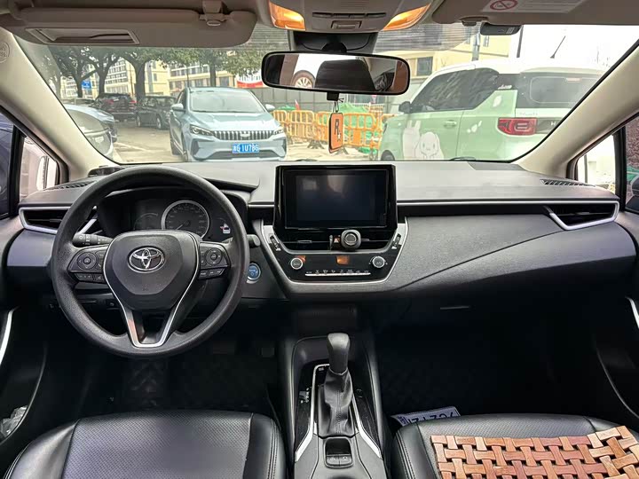 Фото 7 - Toyota Corolla