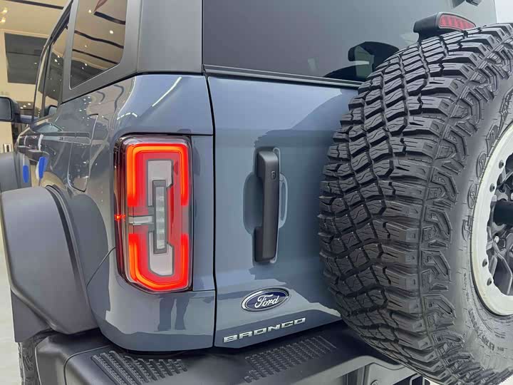 Фото 5 - Ford Bronco