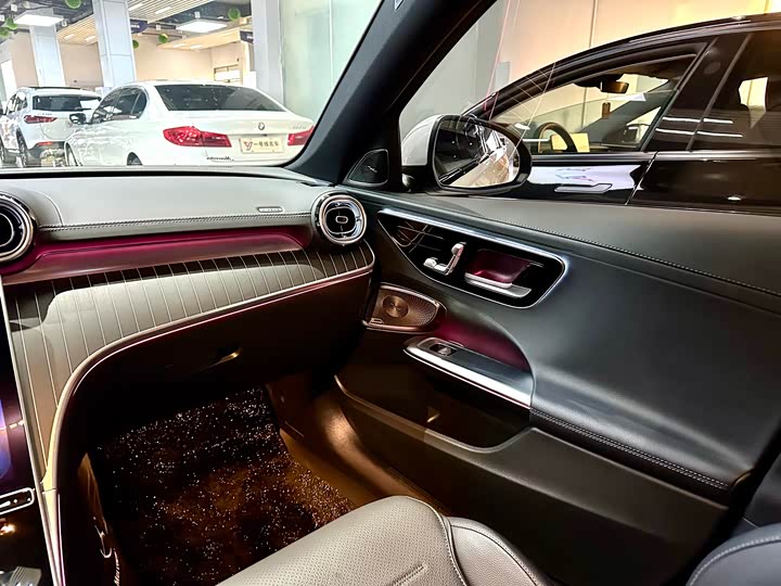 Фото 9 - Mercedes-Benz C-Class