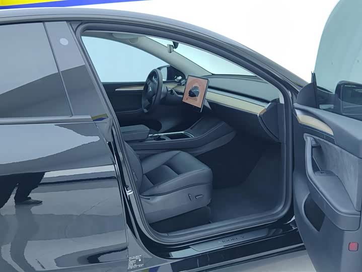 Фото 8 - Tesla Model Y