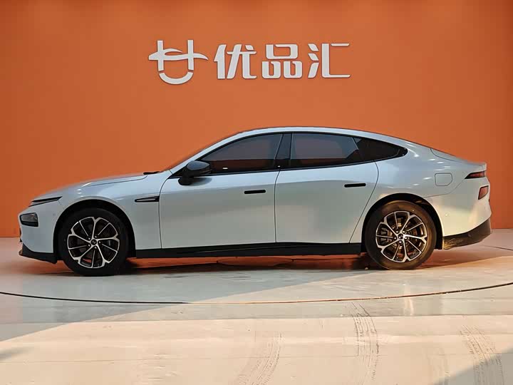 Фото 2 - XPeng P7