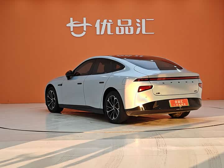 Фото 3 - XPeng P7