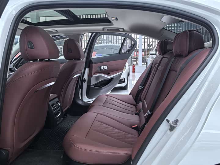 Фото 9 - BMW 3 Series